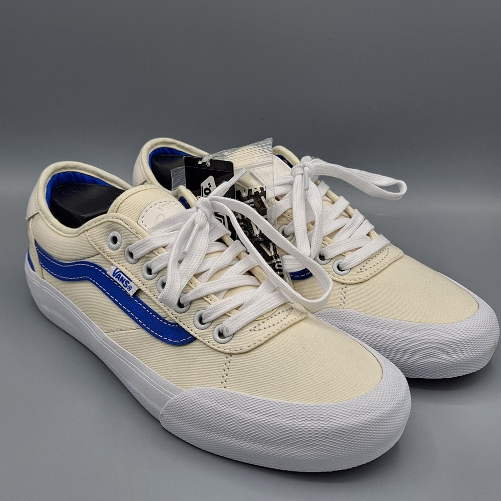 NEW Womens Vans Chima Pro 2 Center Court Classic White Sneaker Shoes 8 & 8.5 - Picture 1 of 8